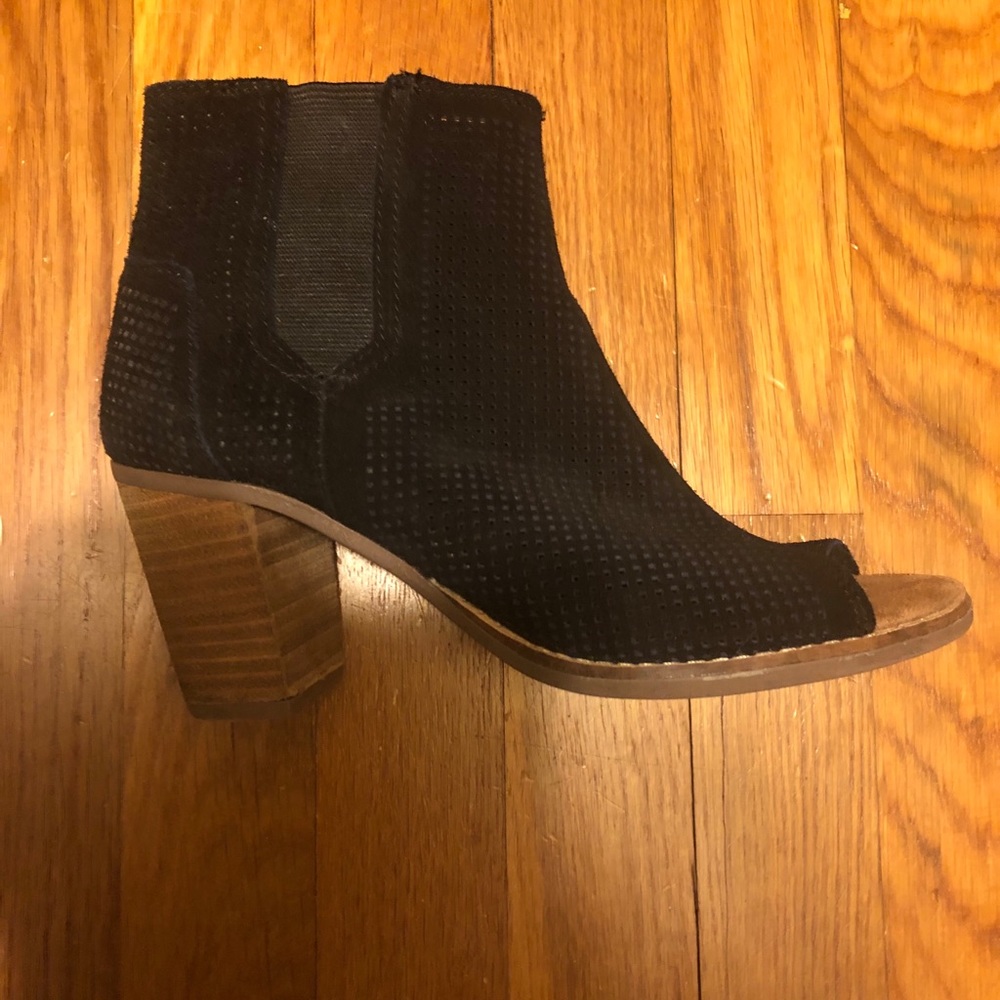Toms black peep toe bootie (majorca)